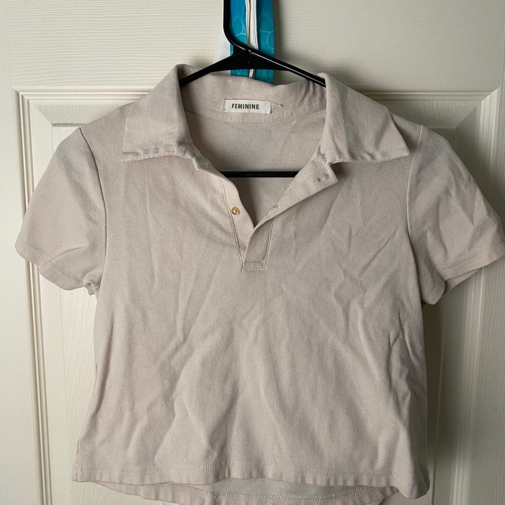 Feminine Beige Collared Crop Top